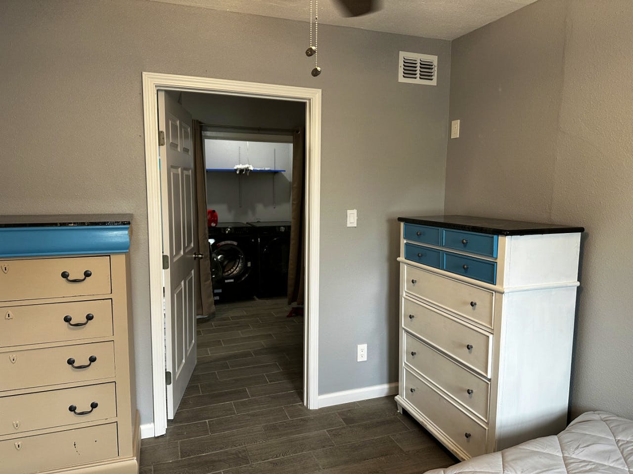  Bed In A 2-Bed Females Only Room  -  Spacious Women's Coliving Home in Peaceful Carroll Place Community  - Gallery -  7