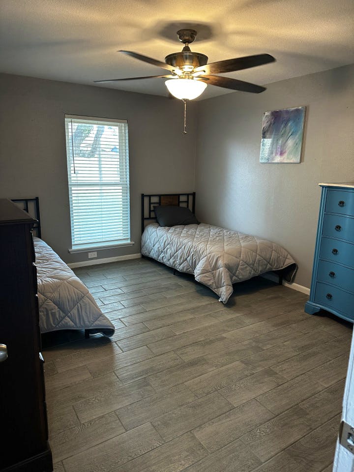  Bed In A 2-Bed Female Only Room  -  Spacious Women's Coliving Home in Peaceful Carroll Place Community  - Gallery -  5