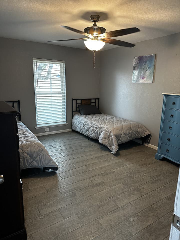  Bed In A 2-Bed Female Only Room  -  Spacious Women's Coliving Home in Peaceful Carroll Place Community  - Gallery -  12