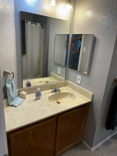 Welcoming Coliving Space in Family-Friendly Western Hills with Prime Amenities