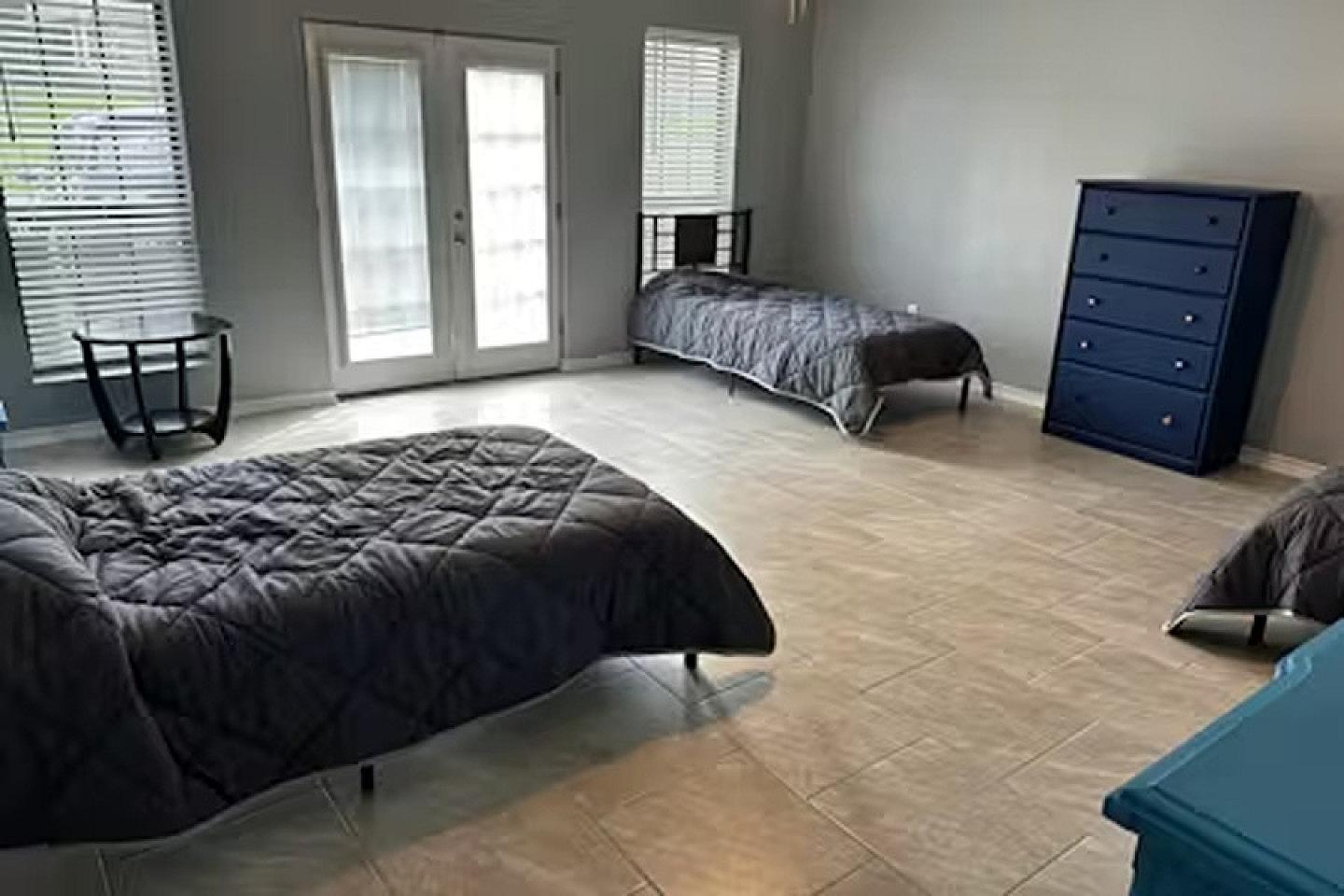 Bed In A 2-Bed Males Only Room  -  Welcoming Coliving Space in Family-Friendly Western Hills with Prime Amenities  - Gallery -  20