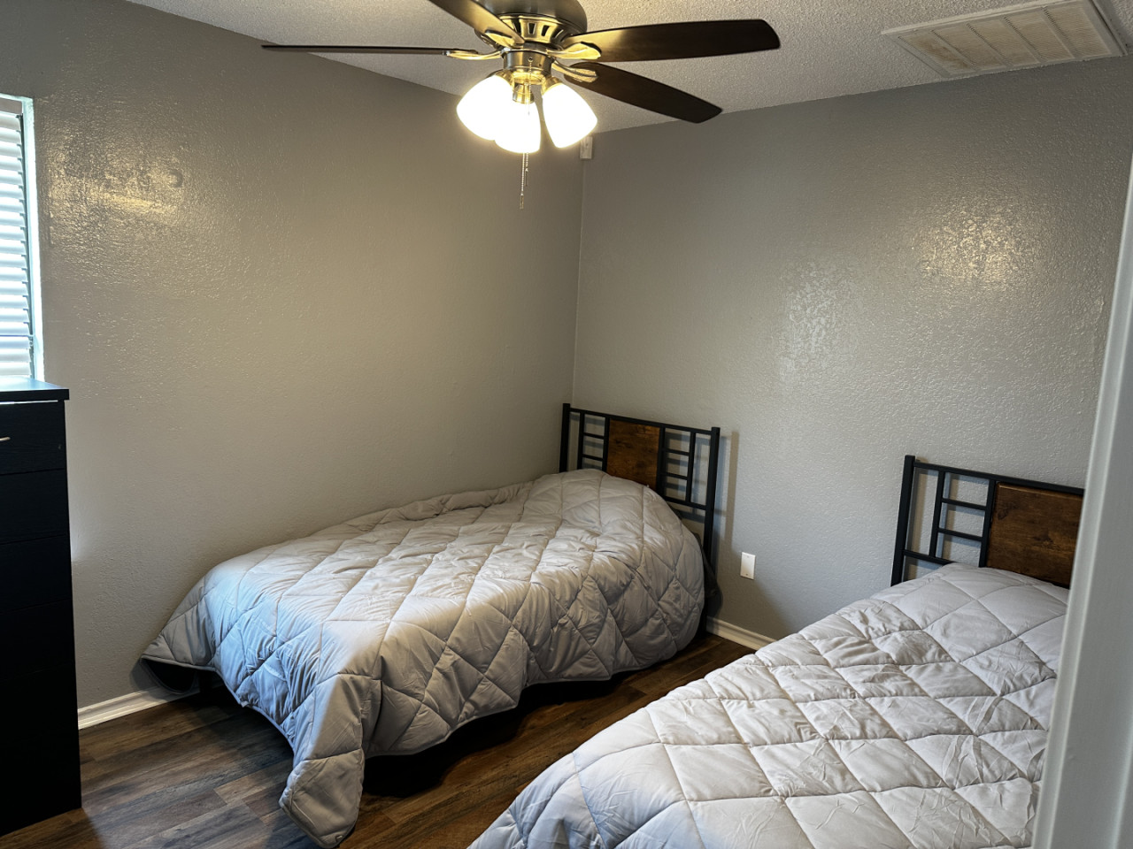  Bed In A 2-Bed Males Only Room  -  Welcoming Coliving Space in Family-Friendly Western Hills with Prime Amenities  - Gallery -  12