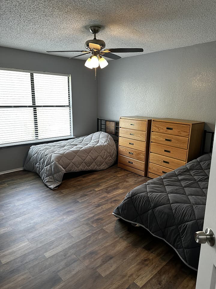  Bed In A 2-Bed Male Only Room  -  Welcoming Coliving Space in Family-Friendly Western Hills with Prime Amenities  - Gallery -  15