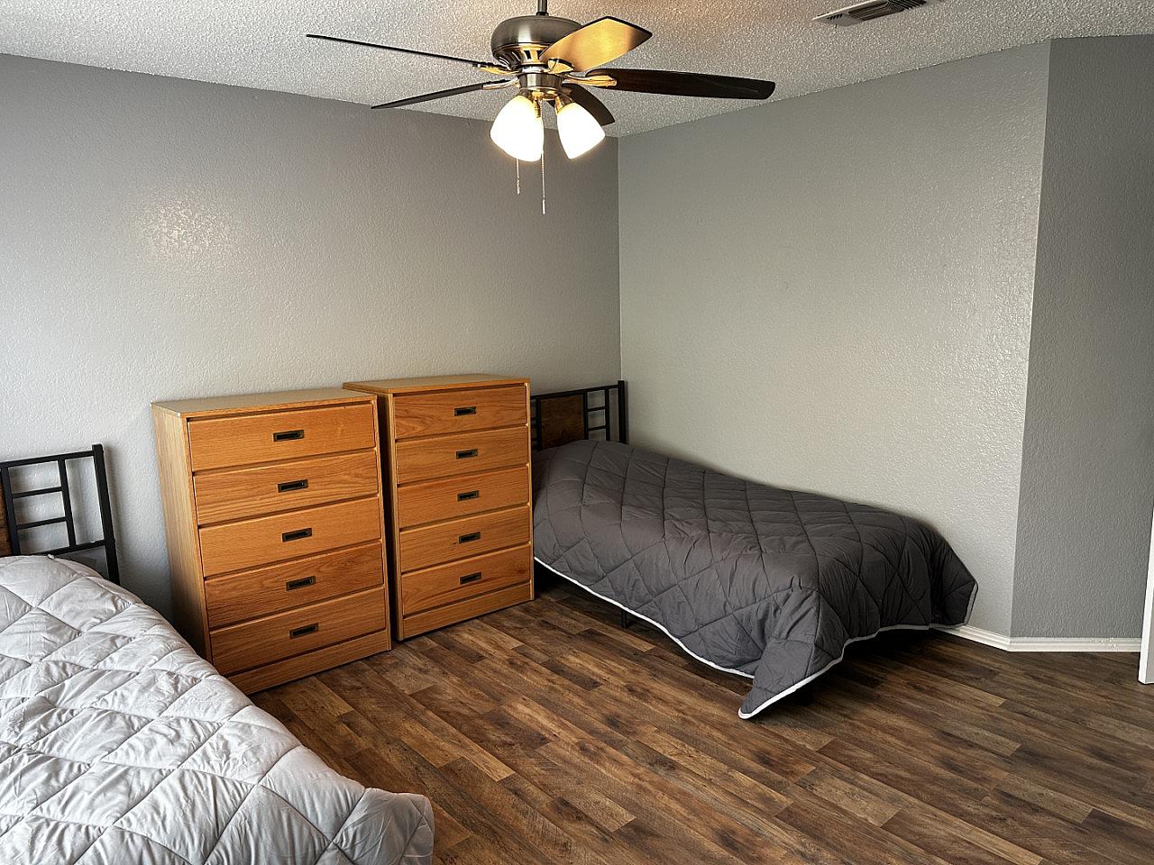  Bed In A 2-Bed Male Only Room  -  Welcoming Coliving Space in Family-Friendly Western Hills with Prime Amenities  - Gallery -  12