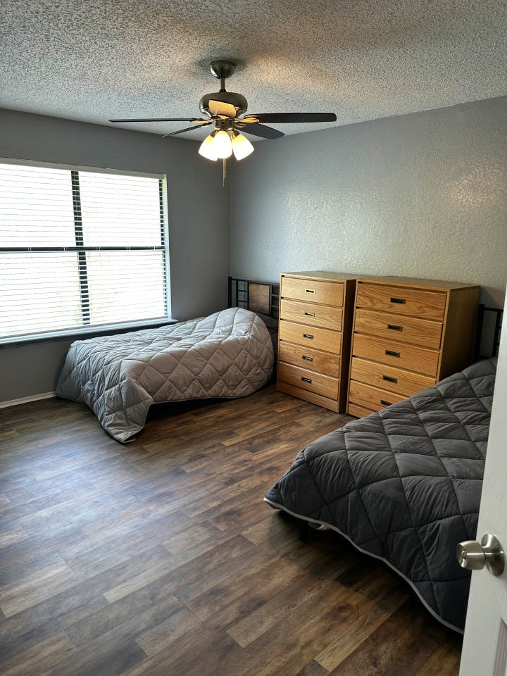  Bed In A 2-Bed Male Only Room  -  Welcoming Coliving Space in Family-Friendly Western Hills with Prime Amenities  - Gallery -  4