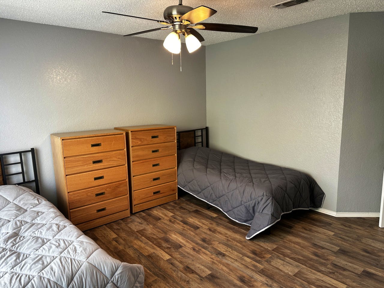  Bed In A 2-Bed Male Only Room  -  Welcoming Coliving Space in Family-Friendly Western Hills with Prime Amenities  - Gallery -  5