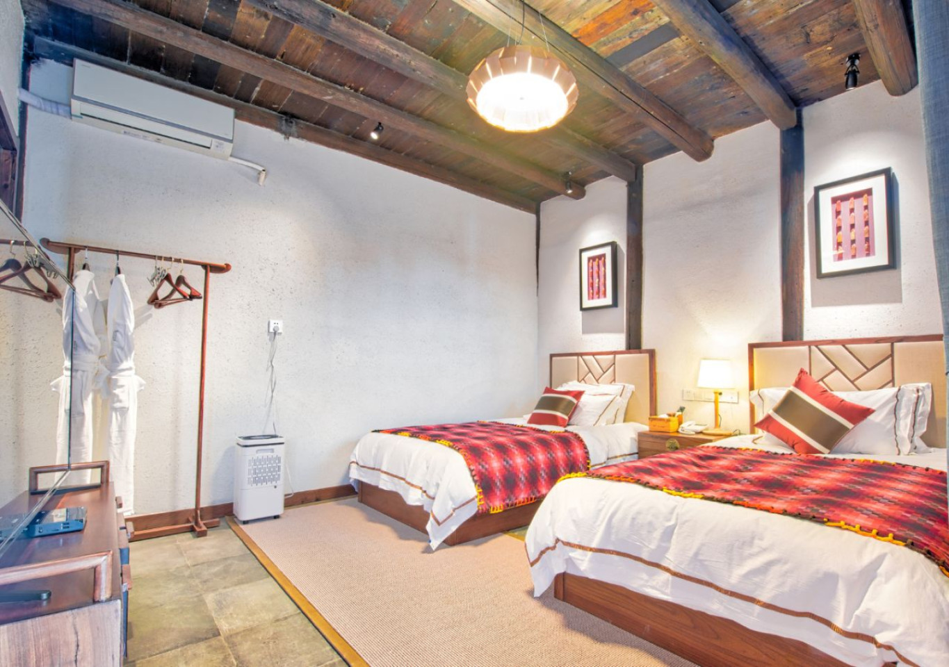  Bed In A 2-Bed Gender Separated Room  -  A sunny residence with an Oriental-inspired design, perfect for coliving and coworking  - Gallery -  6