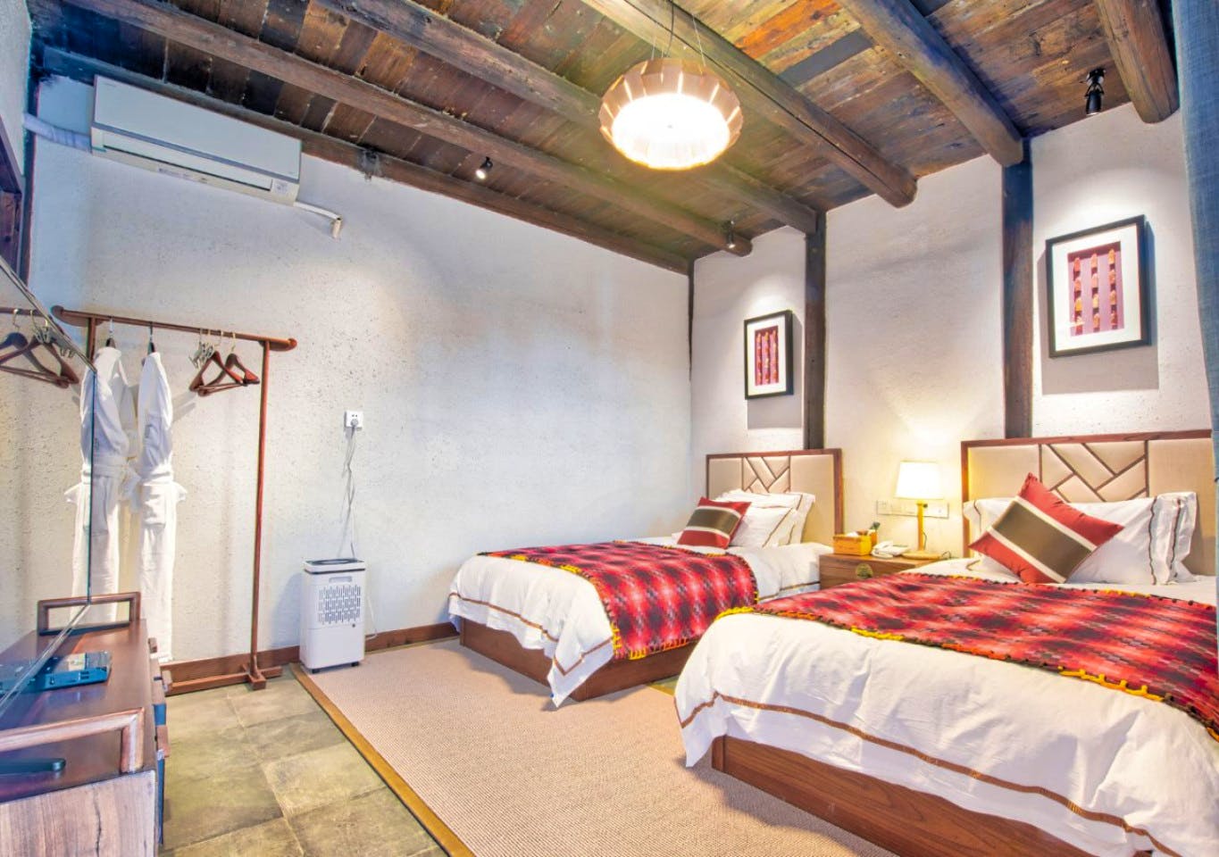  Bed In A 2-Bed Gender Separated Room  -  A sunny residence with an Oriental-inspired design, perfect for coliving and coworking  - Gallery -  1