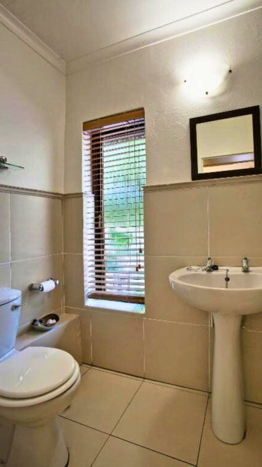  Deluxe  -  A breezy villa residence with luscious gardens and sunny open space  - Gallery -  10