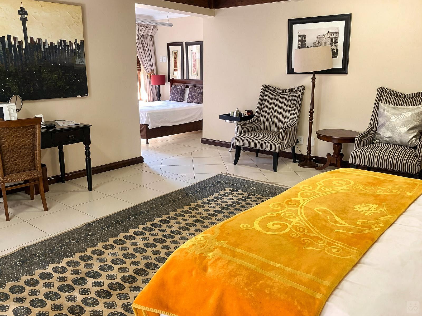  Grand Room (Shared)  -  A breezy villa residence with luscious gardens and sunny open space  - Gallery -  18