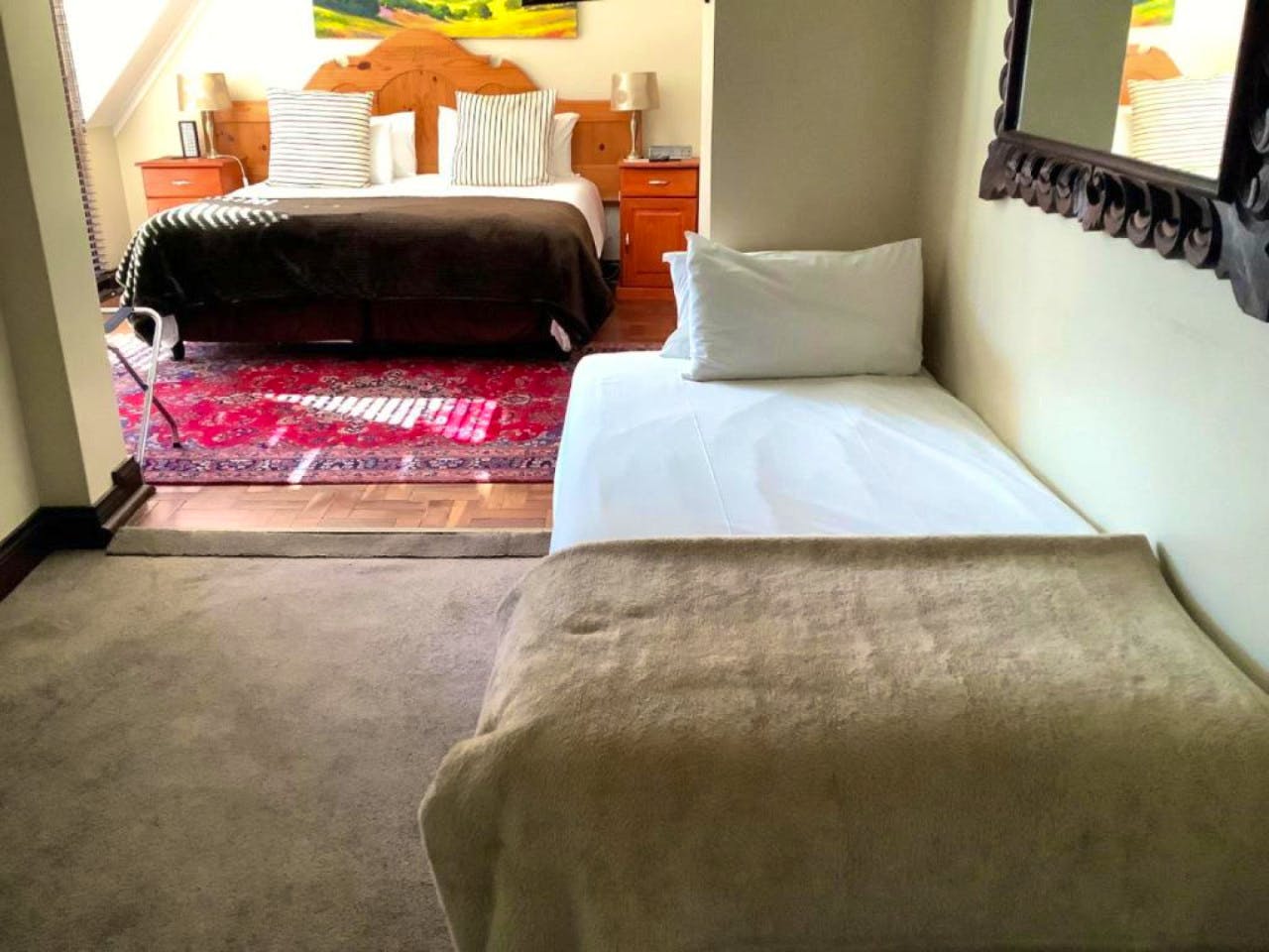  Grand Room (Shared)  -  A breezy villa residence with luscious gardens and sunny open space  - Gallery -  4