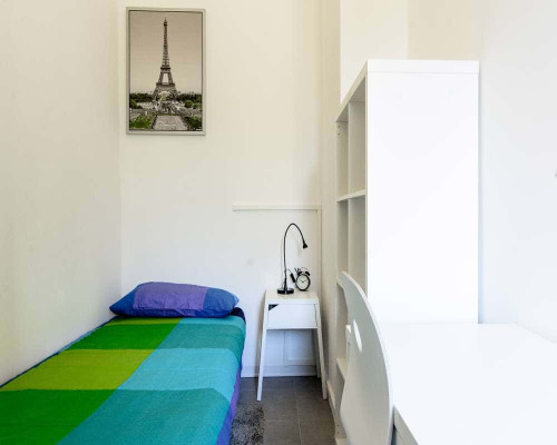 Stanza in Via Oreste Regnoli