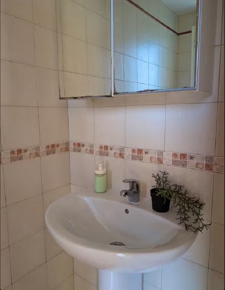 Bed In A 4-Bed Mixed Gender Room - 4