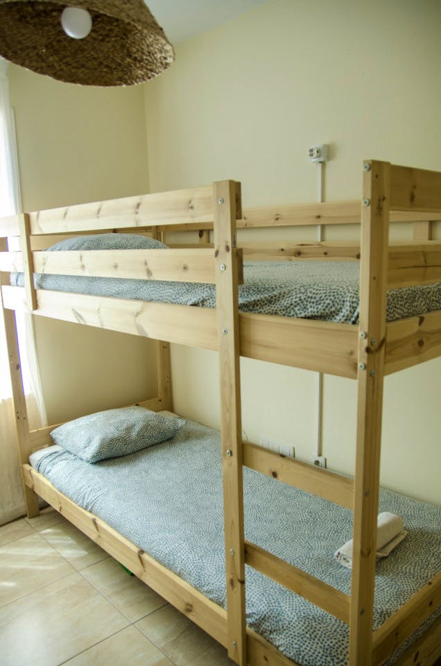 Bed In A 4-Bed Mixed Gender Room - Welcoming Coliving House for Remote Workers in Vibrant Costa Adeje - Gallery - 7