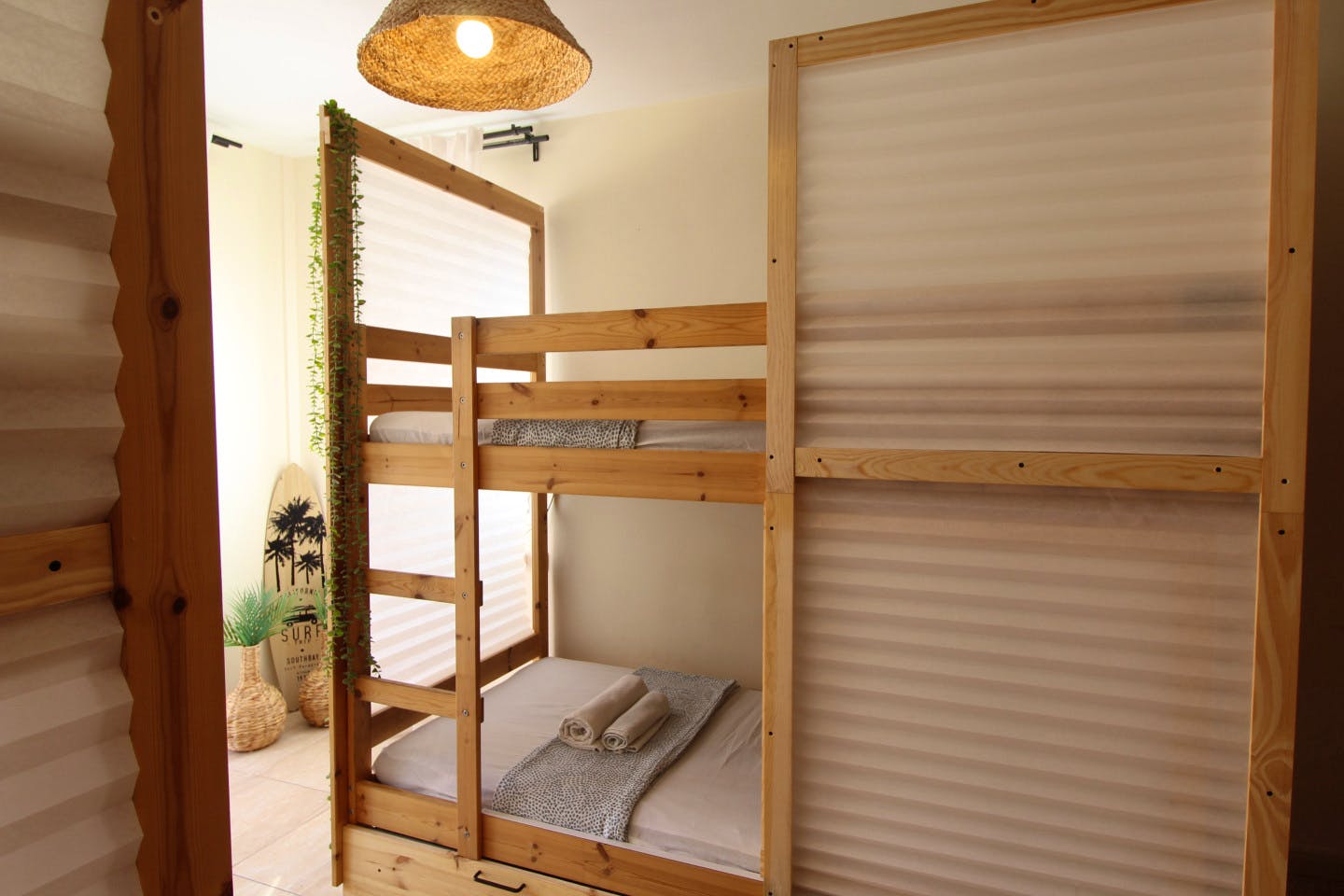 Bed In A 4-Bed Mixed Gender Room - Welcoming Coliving House for Remote Workers in Vibrant Costa Adeje - Gallery - 13