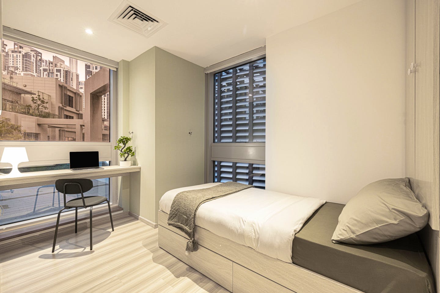Single - Vibrant Coliving Villa: Cozy Room, Netflix & Stunning Burj Views Apartment - Gallery - 4