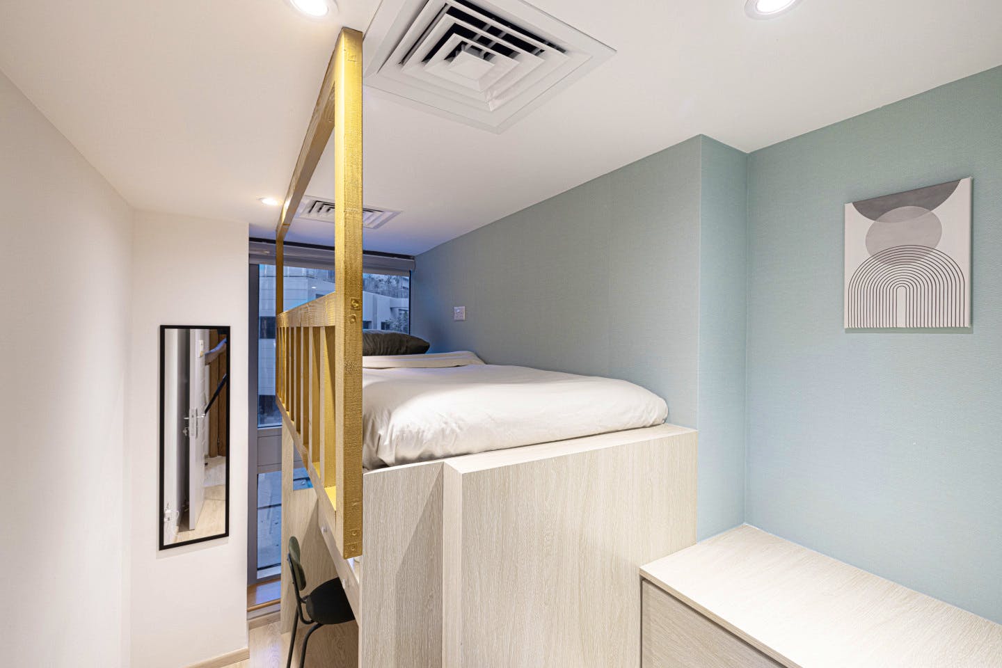  Single  -  Vibrant Coliving Villa: Cozy Room, Netflix & Stunning Burj Views  - Gallery -  6