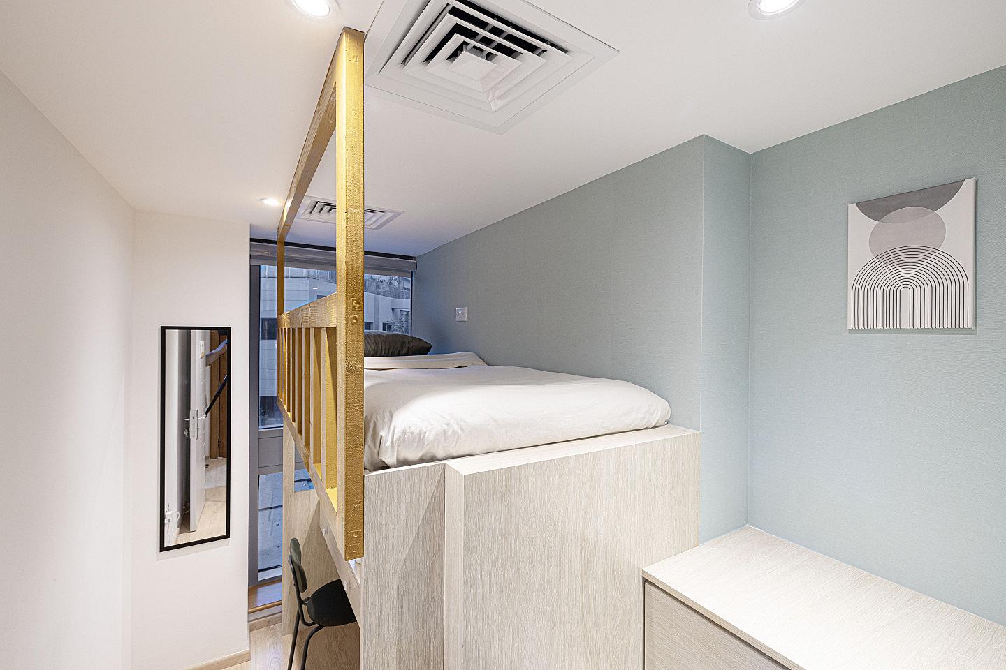  Single  -  Vibrant Coliving Villa: Cozy Room, Netflix & Stunning Burj Views  - Gallery -  48