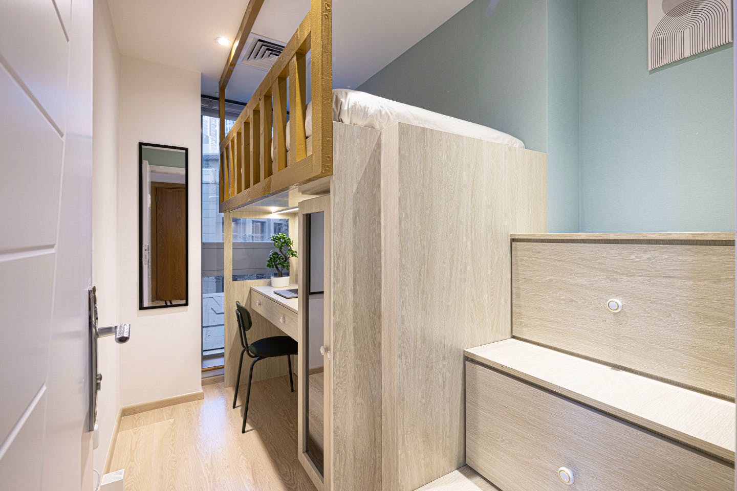  Single  -  Vibrant Coliving Villa: Cozy Room, Netflix & Stunning Burj Views  - Gallery -  7