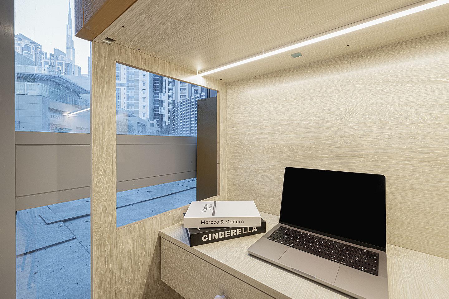 Single - Vibrant Coliving Villa: Cozy Room, Netflix & Stunning Burj Views - Gallery - 19