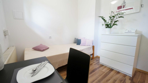 Neat and cosy single bedroom in Radogoszcz - Wschód - Gallery - 4