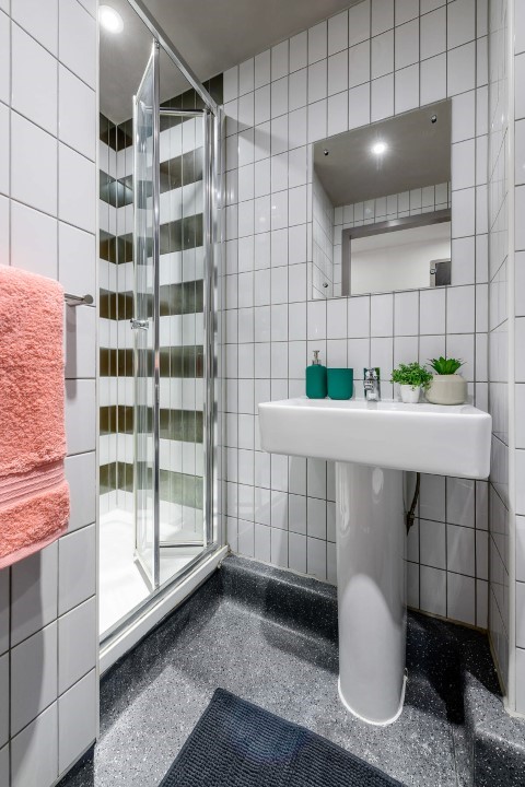  Classic En-Suite 4 Bedroom  -  Portobello Point  - Gallery -  3