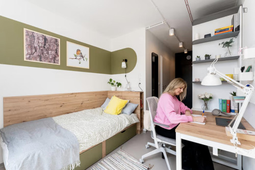 Bed in shared comfy studio, in Prądnik Czerwony - Gallery - 13