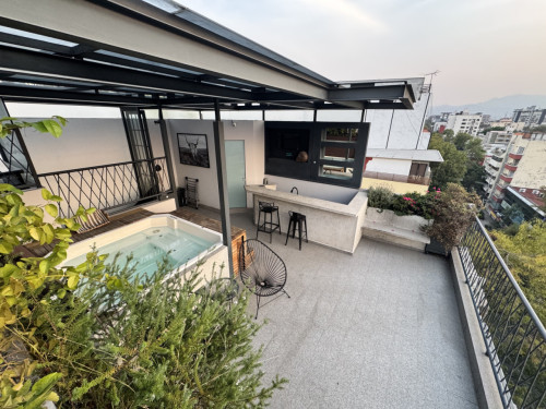 Luxurious Penthouse Coliving with Stunning City Views in Del Valle Centro