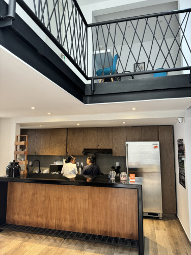 Luxurious Penthouse Coliving with Stunning City Views in Del Valle Centro