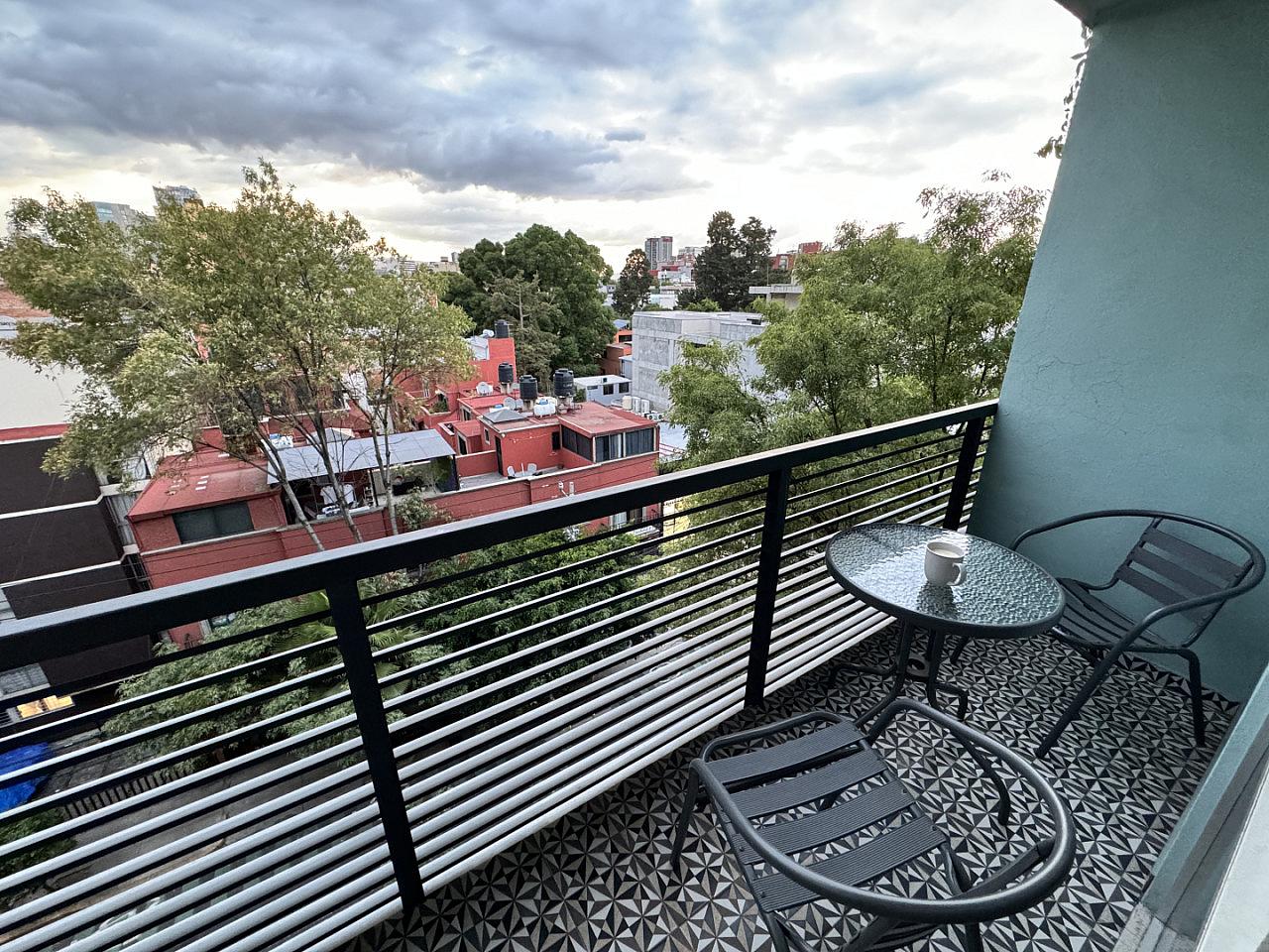  Room 2  -  Luxurious Penthouse Coliving with Stunning City Views in Del Valle Centro Apartment  - Gallery -  12