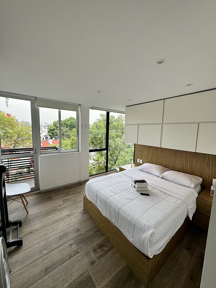  Room 3  -  Luxurious Penthouse Coliving with Stunning City Views in Del Valle Centro Apartment  - Gallery -  18