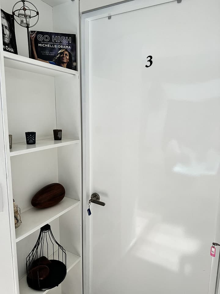  Room 3  -  Luxurious Penthouse Coliving with Stunning City Views in Del Valle Centro Apartment  - Gallery -  17