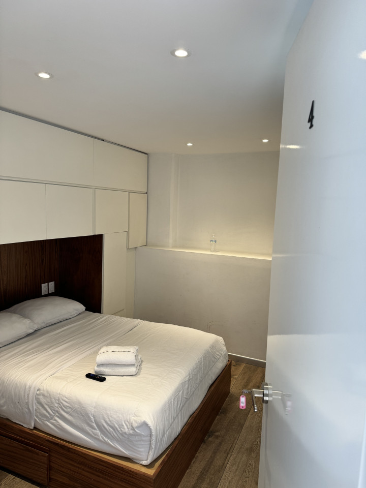  Room 4  -  Luxurious Penthouse Coliving with Stunning City Views in Del Valle Centro Apartment  - Gallery -  7