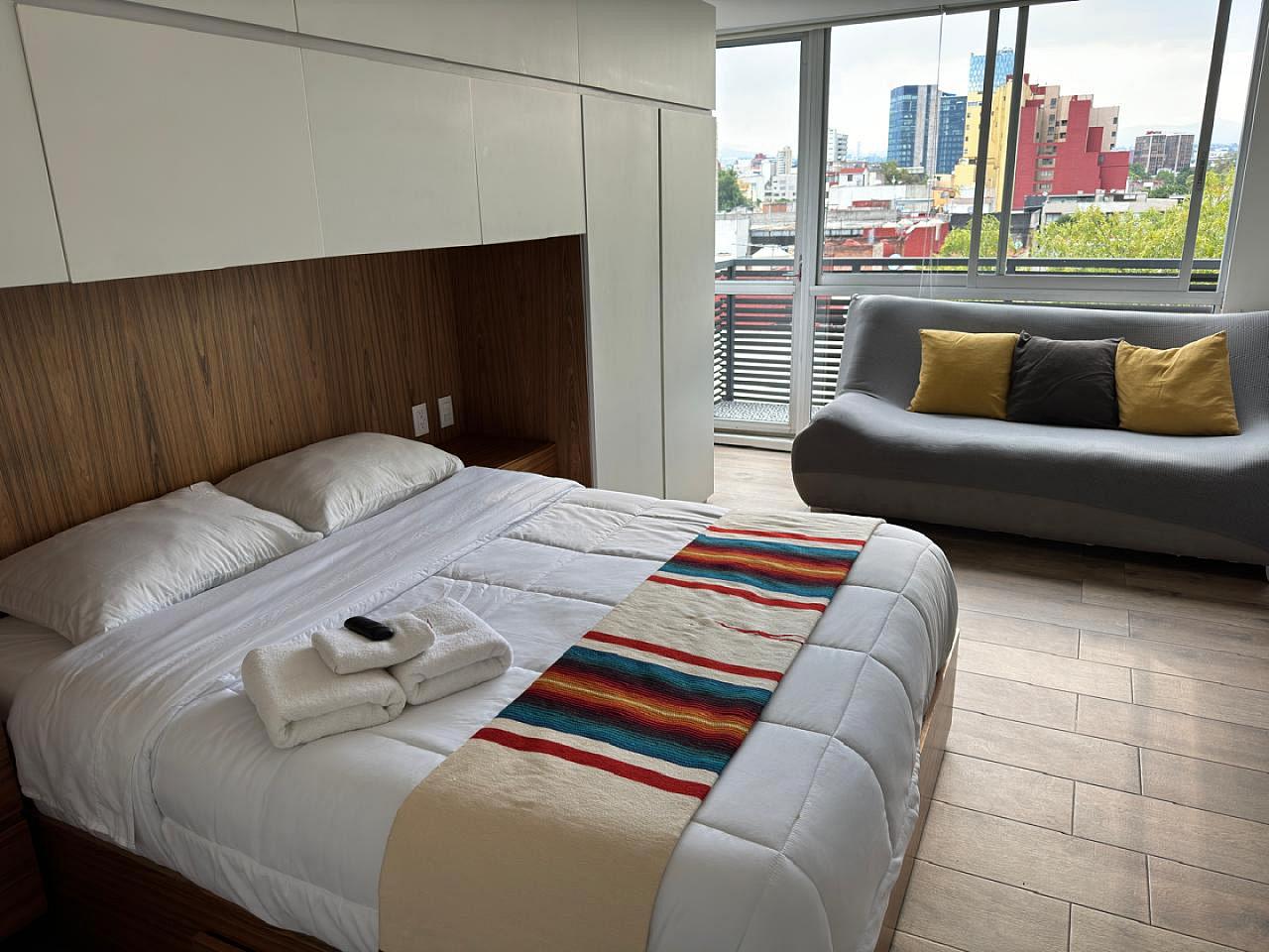  Room 6  -  Luxurious Penthouse Coliving with Stunning City Views in Del Valle Centro Apartment  - Gallery -  16