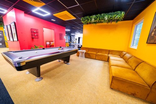 Urban Hub - Entertainment