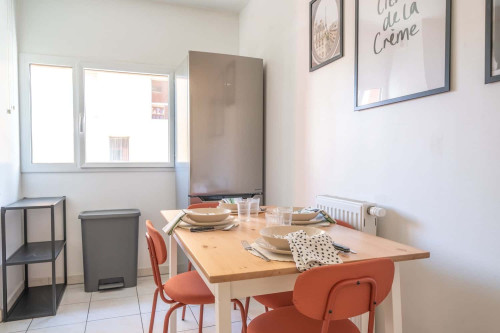 Move into this 11 m² coliving room on the Île de Nantes