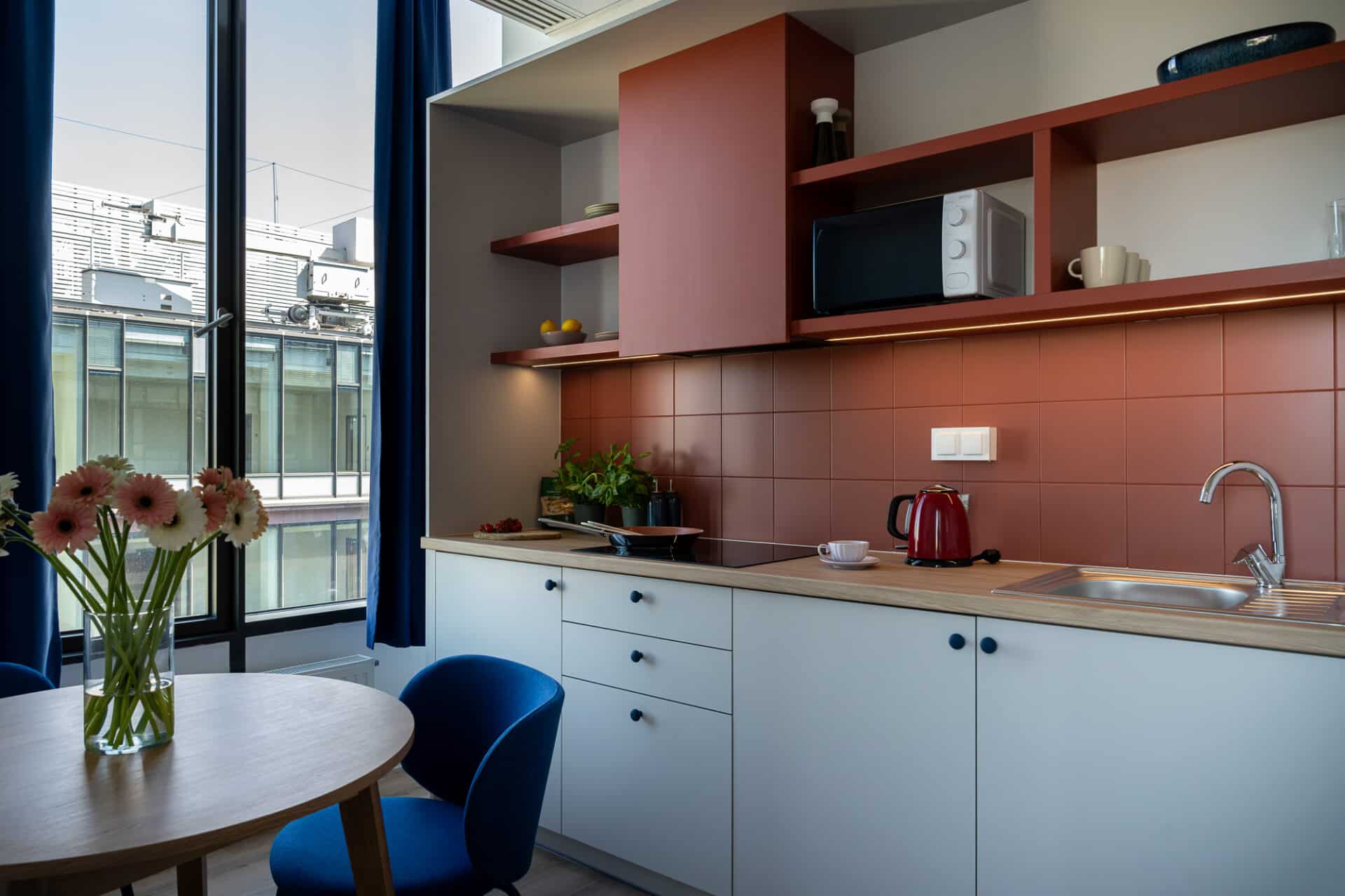 Premium Deluxe Twin – MALE ONLY - Warsaw Sky Living - Gallery - 5