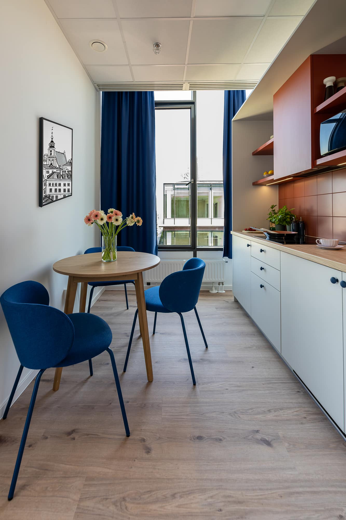Premium Deluxe Twin – MALE ONLY - Warsaw Sky Living - Gallery - 7