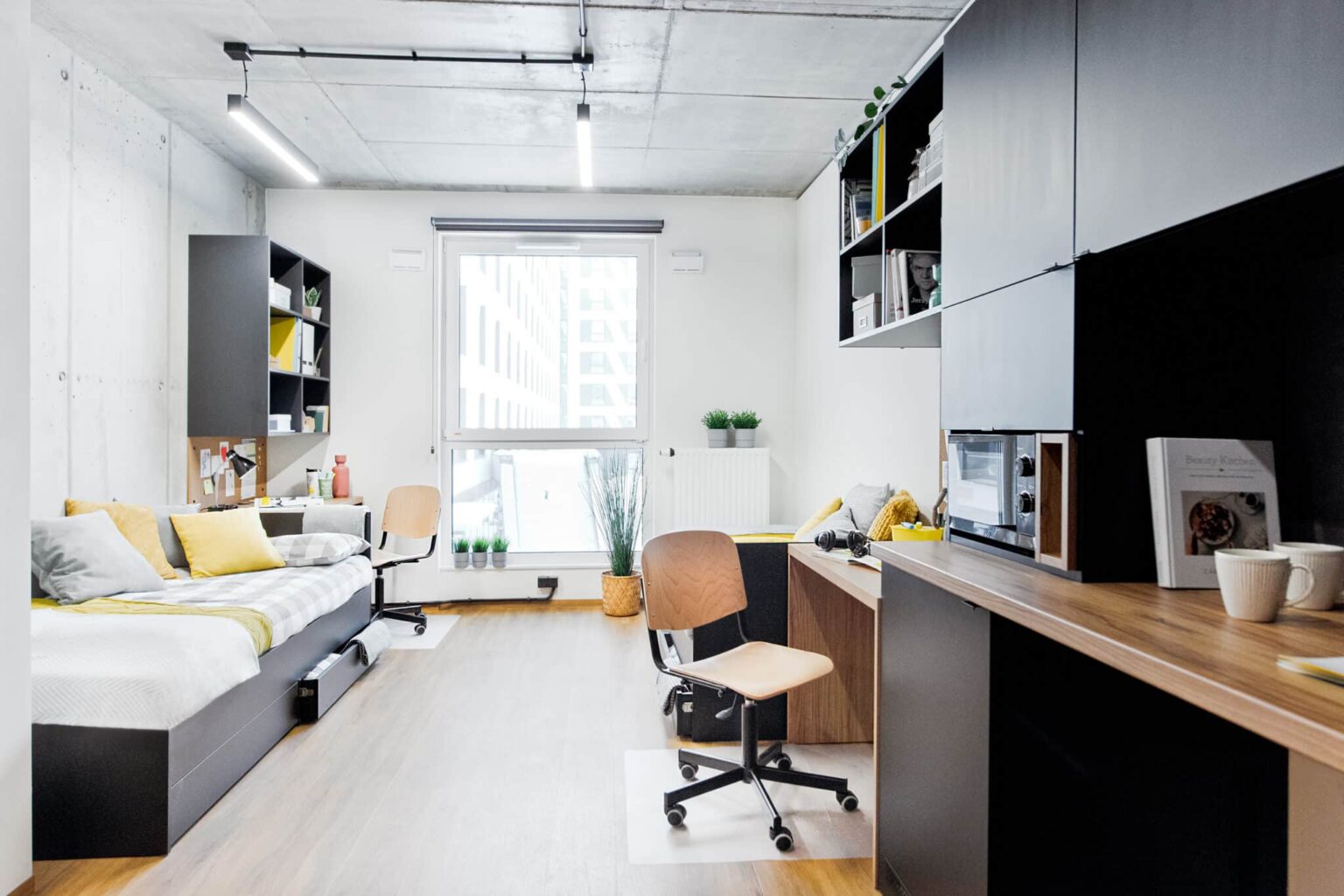 Large Twin Studio - 6