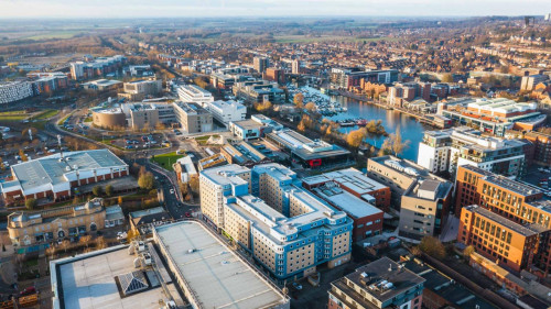 Welcoming residence near the University of Lincoln