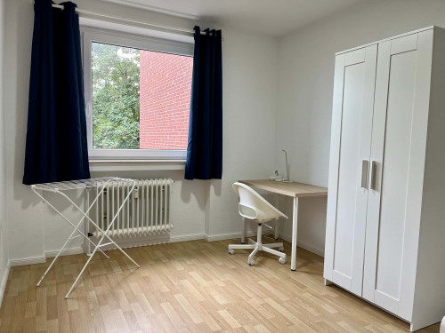 Kölner Landstraße - Room 1