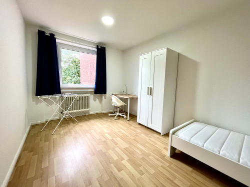 Kölner Landstraße - Room 1