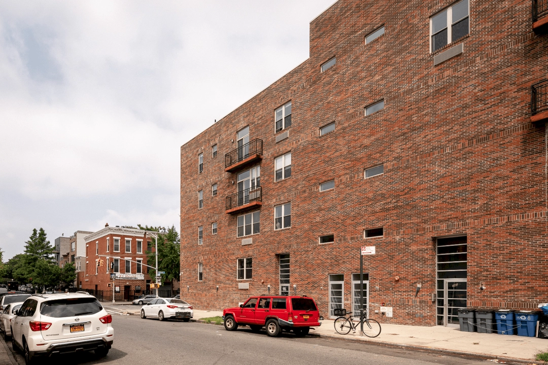 Hart St #315 - 1