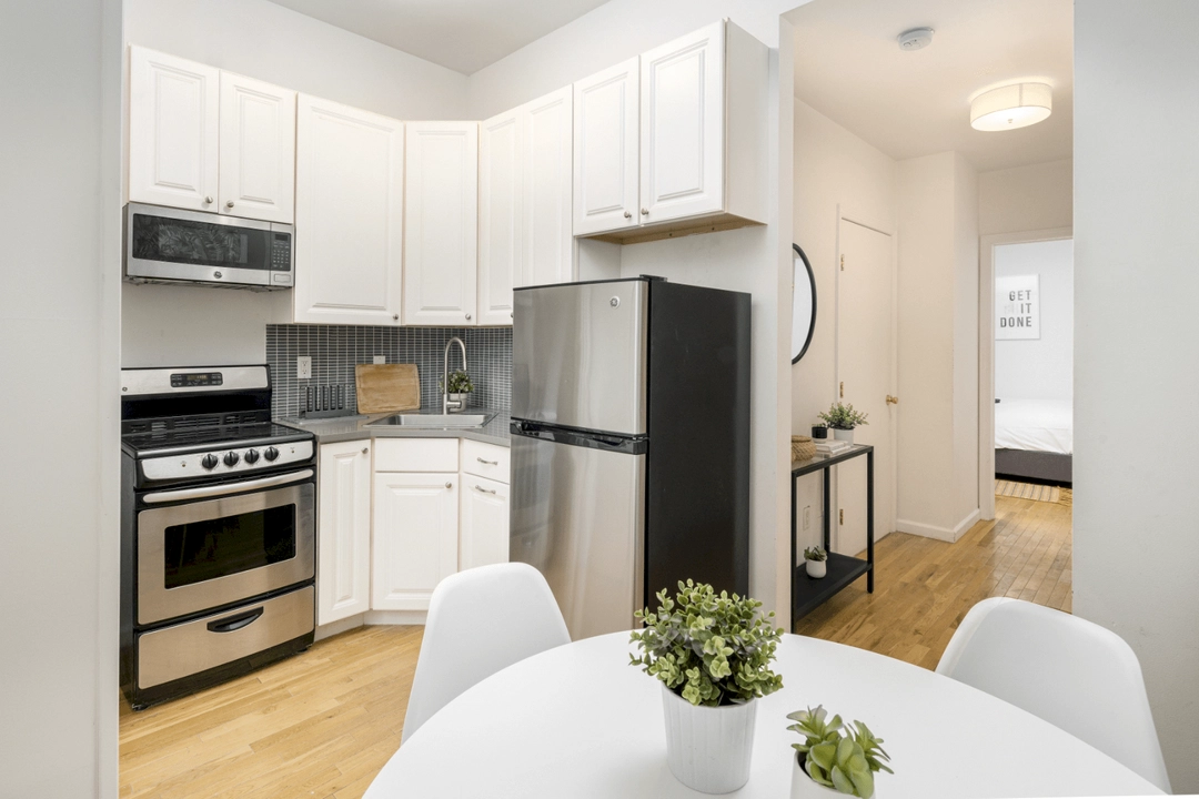 E 59th St #369 - 4