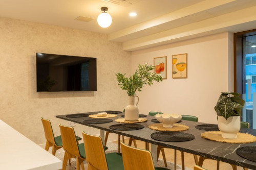 Crown Place - Gallery - 22