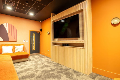 Crown Place - Gallery - 41
