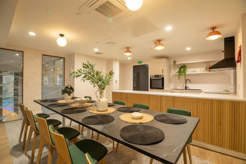 Crown Place - Gallery - 34