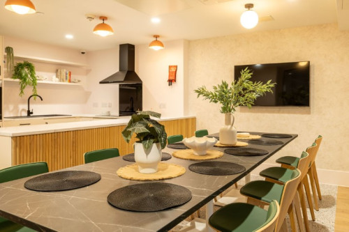 Crown Place - Gallery - 32