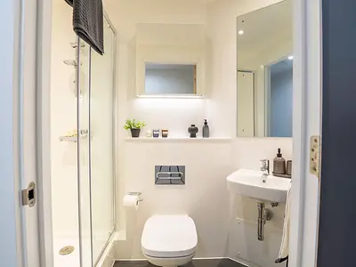 Classic Ensuite - Crown Place - Gallery - 10