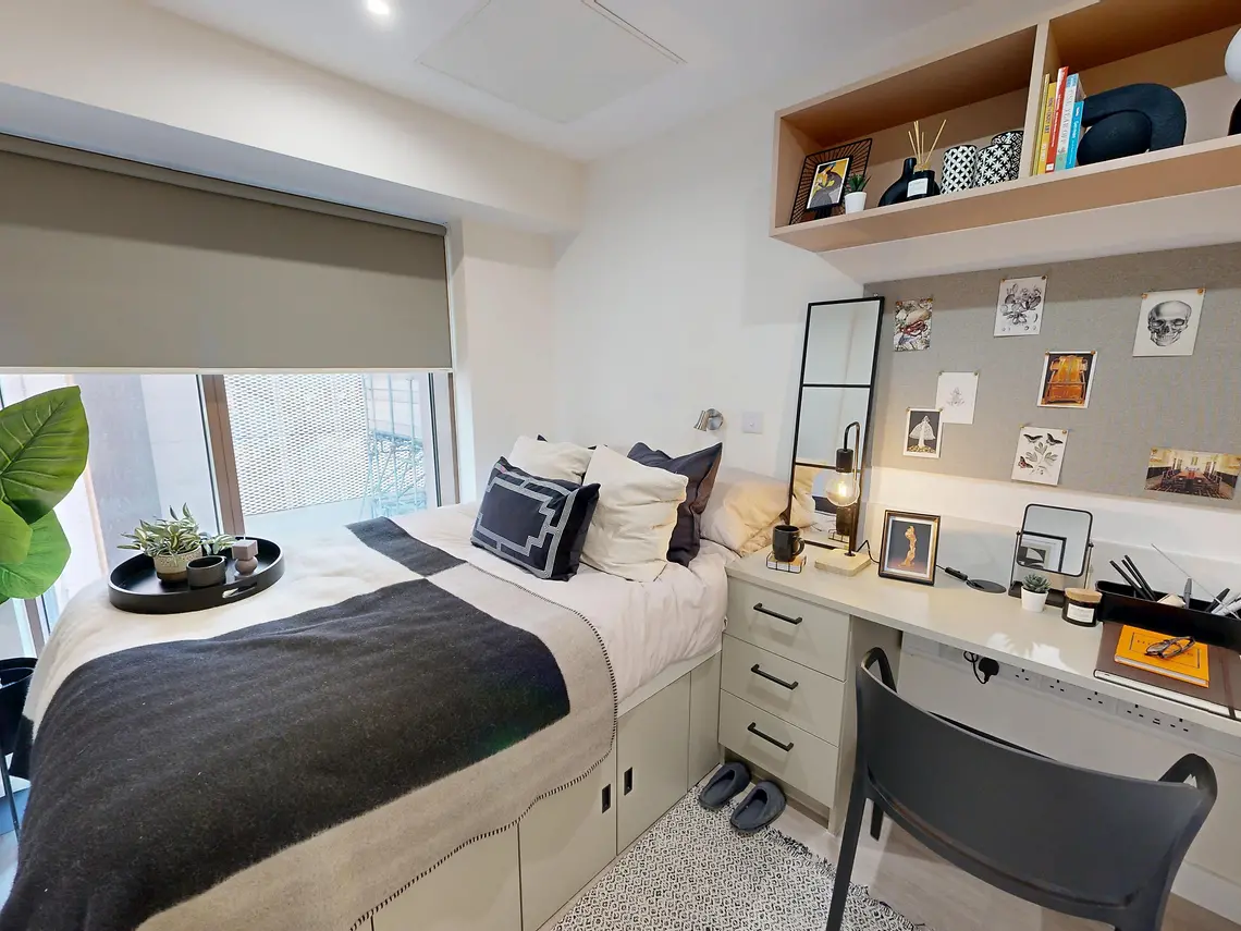 Premium Ensuite - Crown Place - Gallery - 11